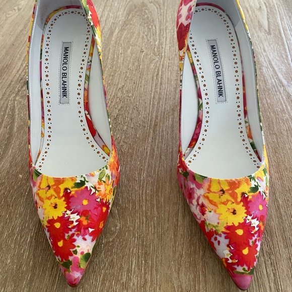 New Manolo Blahnik Pumps size  37.5 - Picture 1 of 11